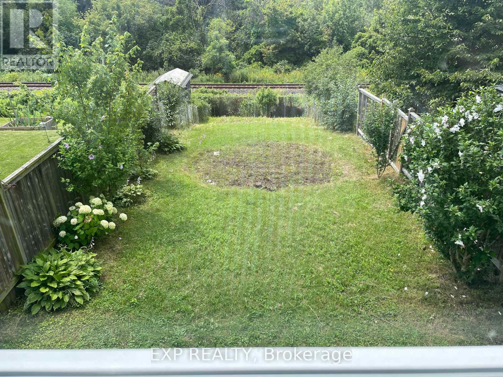 1036 Southport Drive Property Photo 5