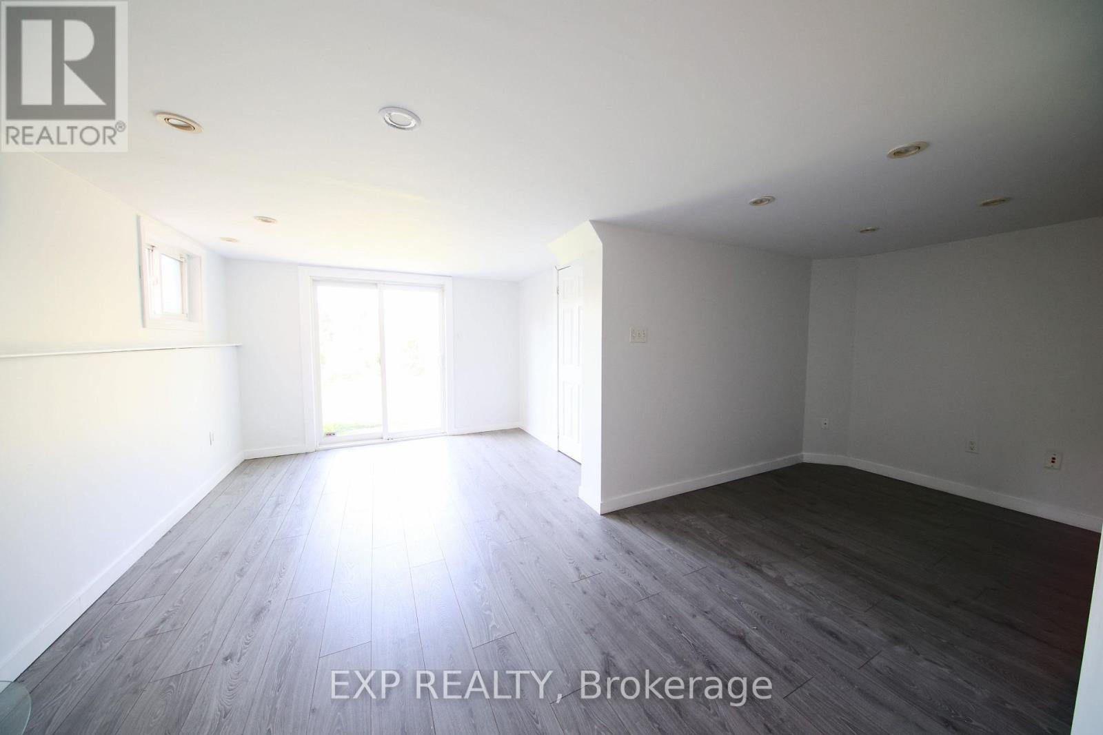 1036 Southport Drive Property Photo 27