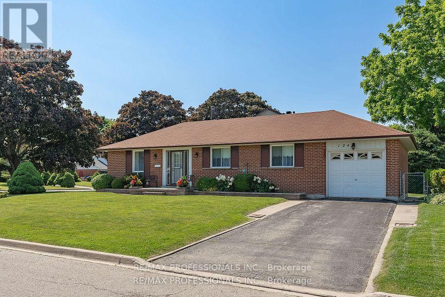 LOWER - 124 PANTER CRESCENT