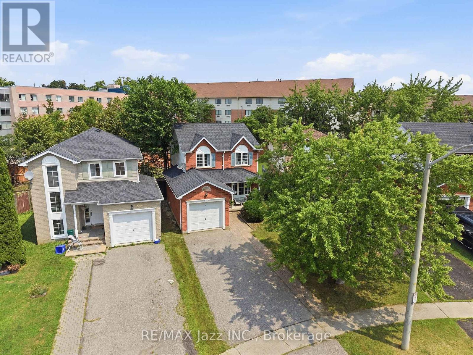 1855 Dalhousie Crescent Property Photo 2