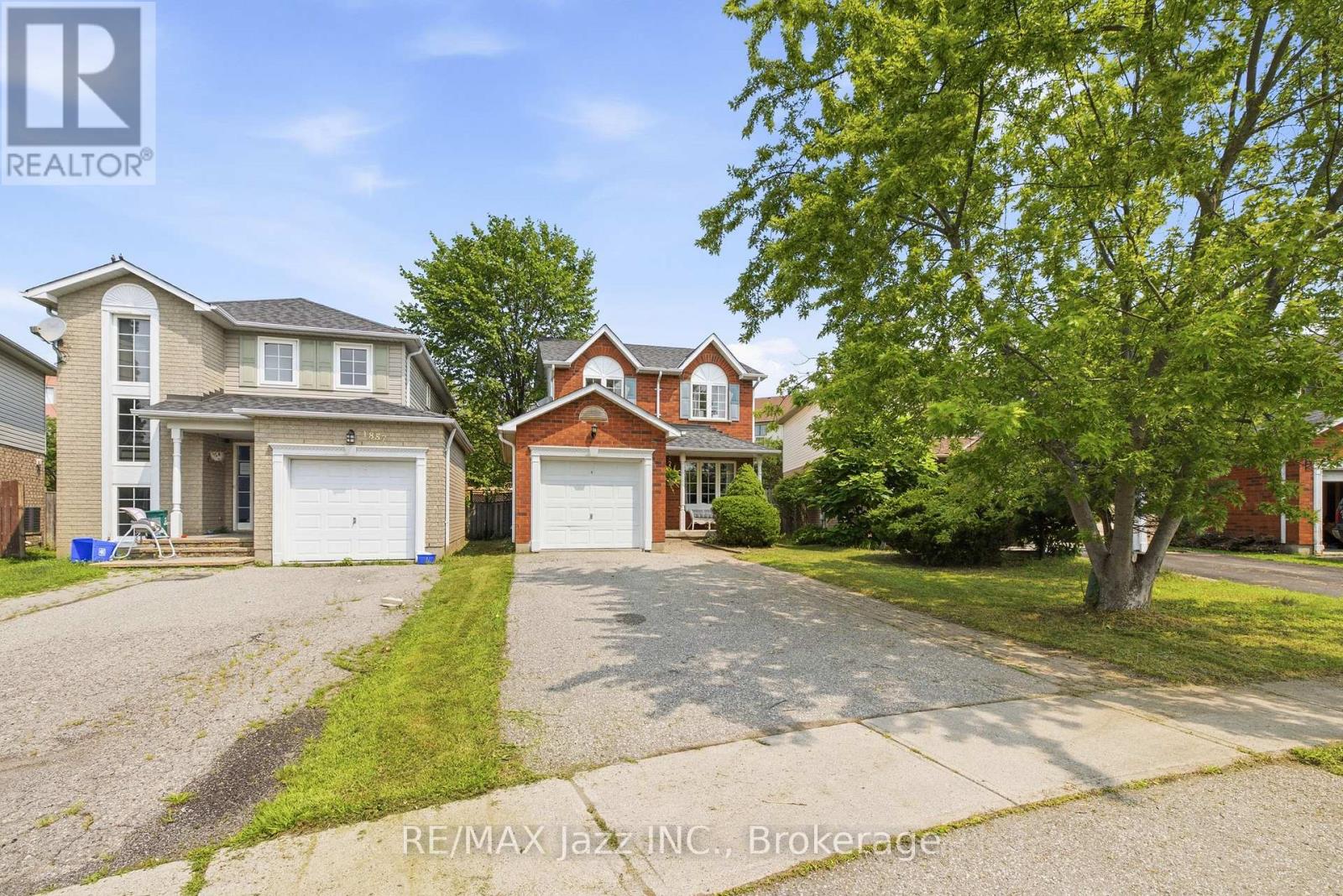 1855 Dalhousie Crescent Property Photo 3
