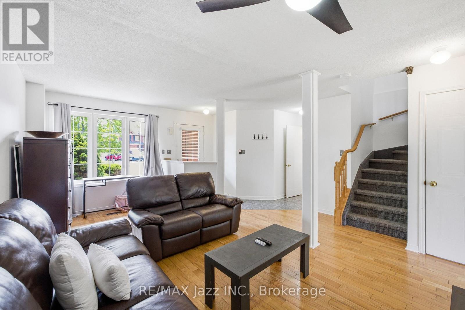 1855 Dalhousie Crescent Property Photo 10