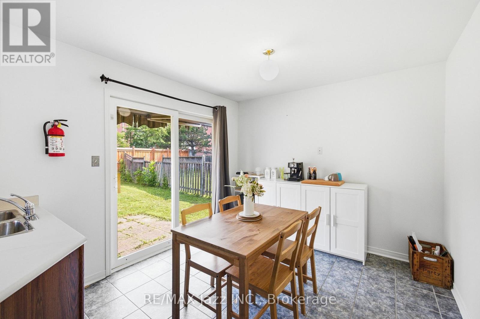 1855 Dalhousie Crescent Property Photo 16