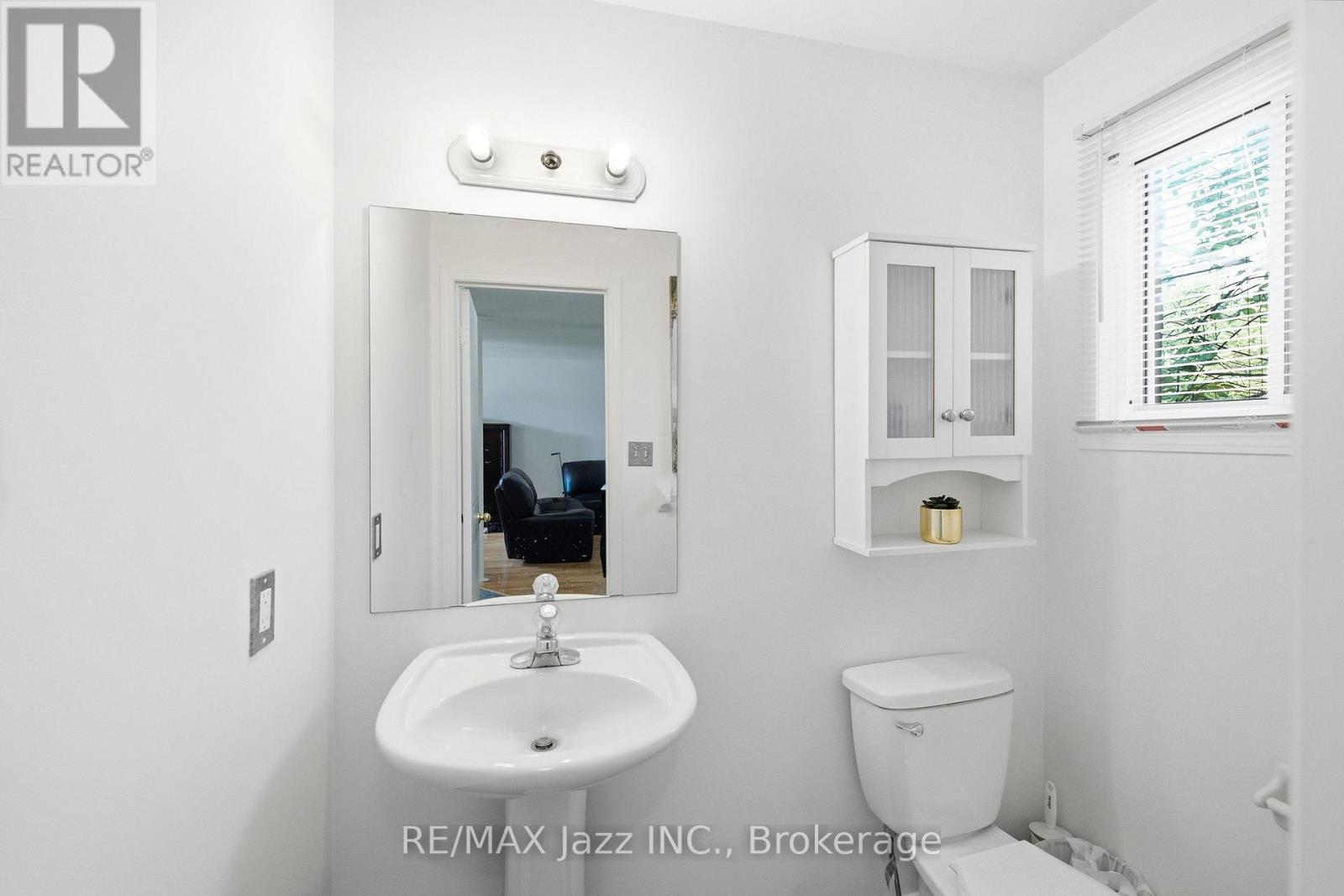 1855 Dalhousie Crescent Property Photo 18