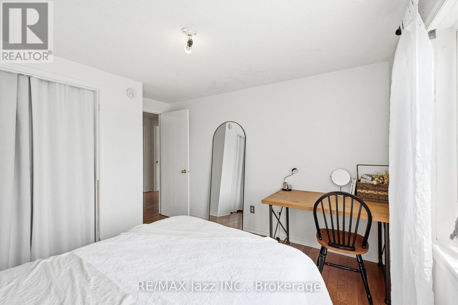 1855 Dalhousie Crescent Property Photo 24