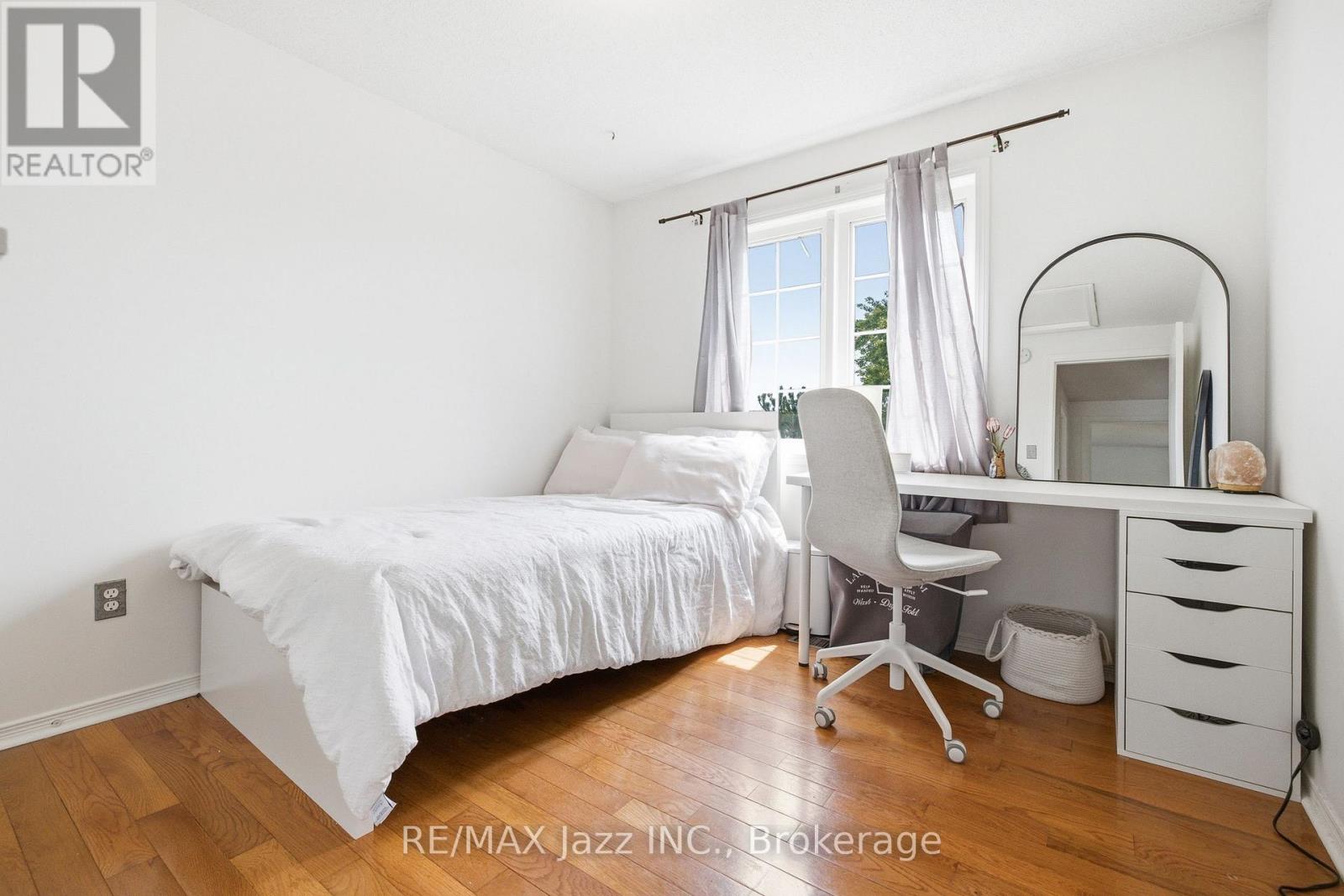 1855 Dalhousie Crescent Property Photo 25
