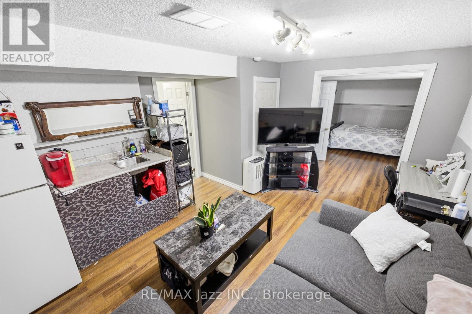 1855 Dalhousie Crescent Property Photo 35