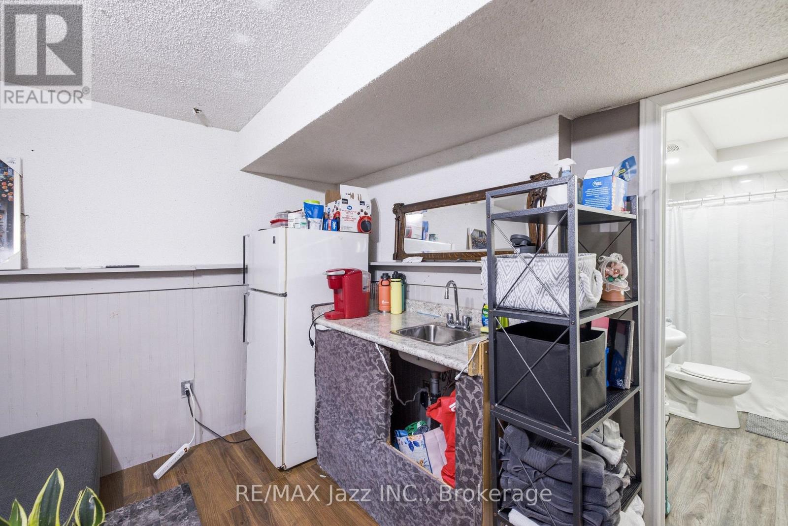 1855 Dalhousie Crescent Property Photo 36