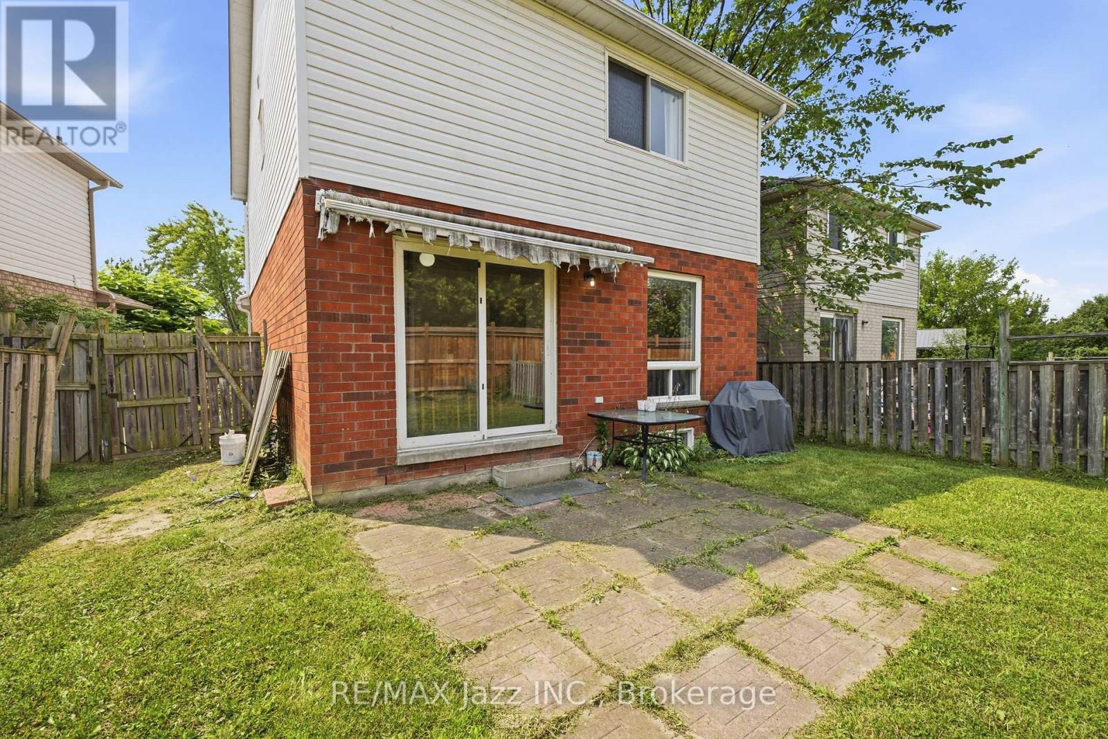 1855 Dalhousie Crescent Property Photo 47