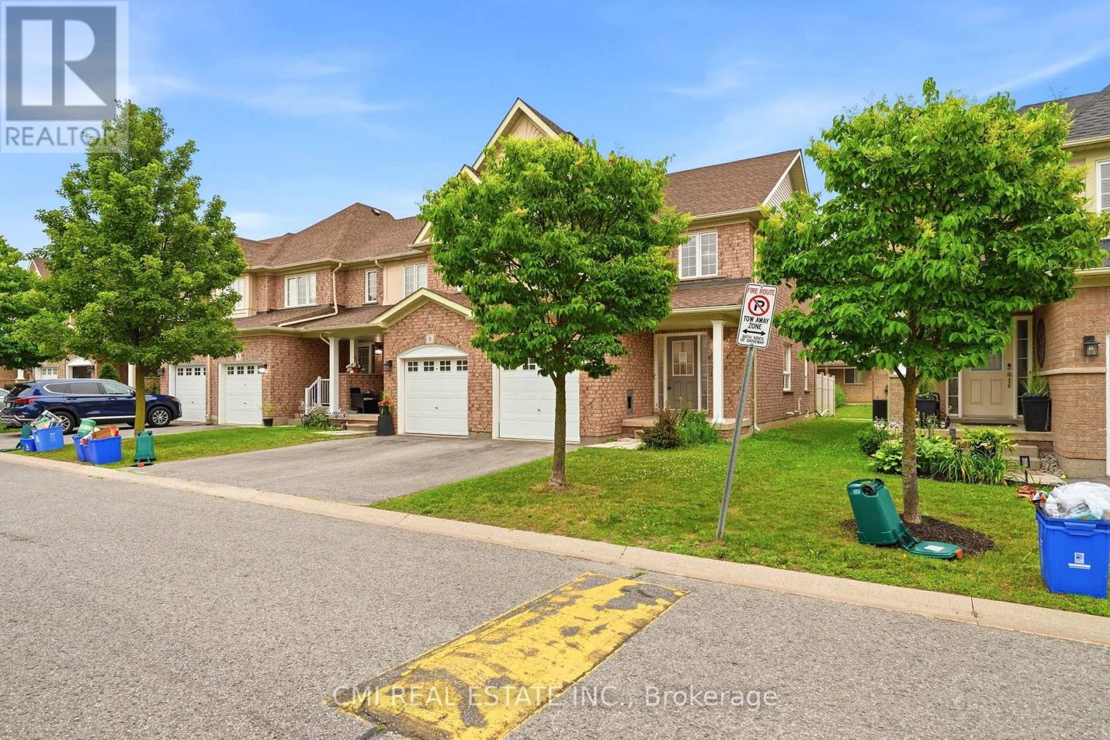 7 - 460 Woodmount Drive Property Photo 4