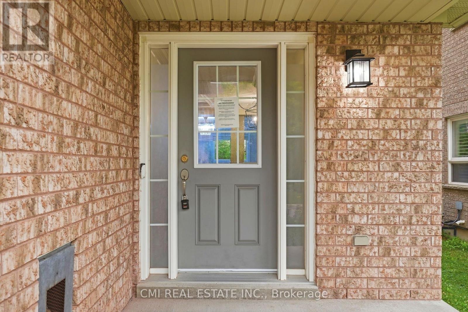 7 - 460 Woodmount Drive Property Photo 6