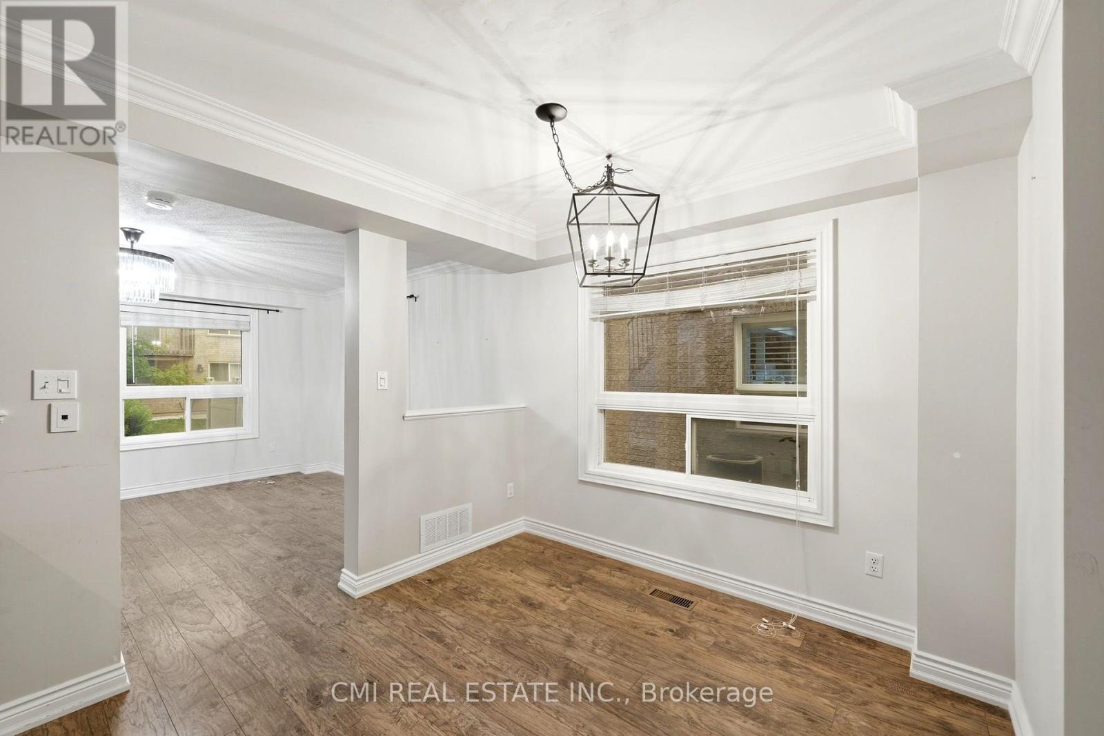 7 - 460 Woodmount Drive Property Photo 13