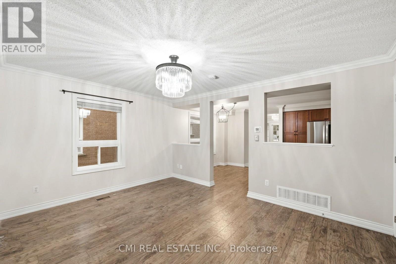 7 - 460 Woodmount Drive Property Photo 14