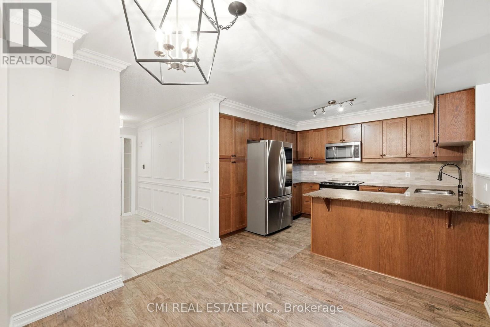 7 - 460 Woodmount Drive Property Photo 16