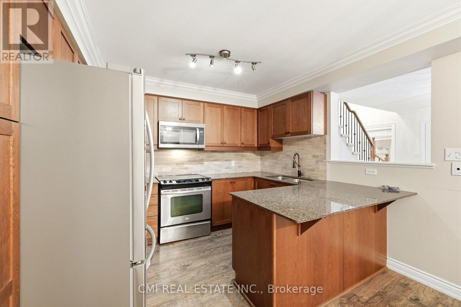 7 - 460 Woodmount Drive Property Photo 17