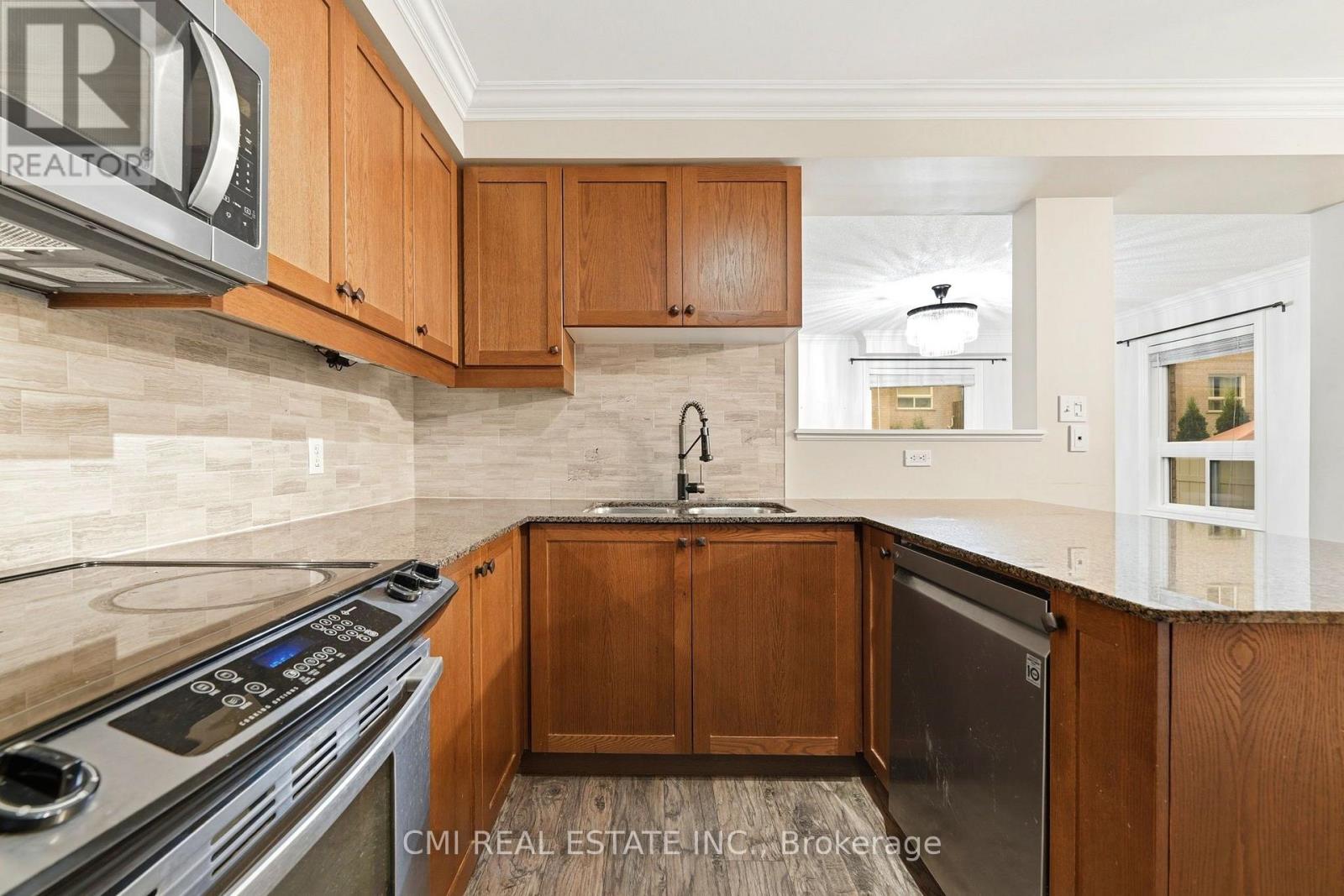7 - 460 Woodmount Drive Property Photo 19