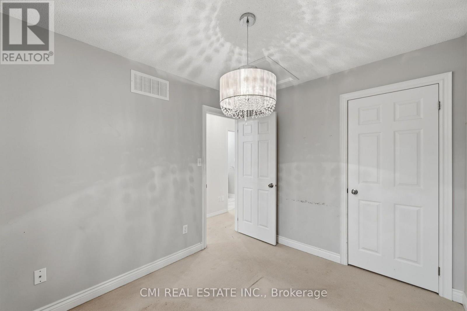 7 - 460 Woodmount Drive Property Photo 28