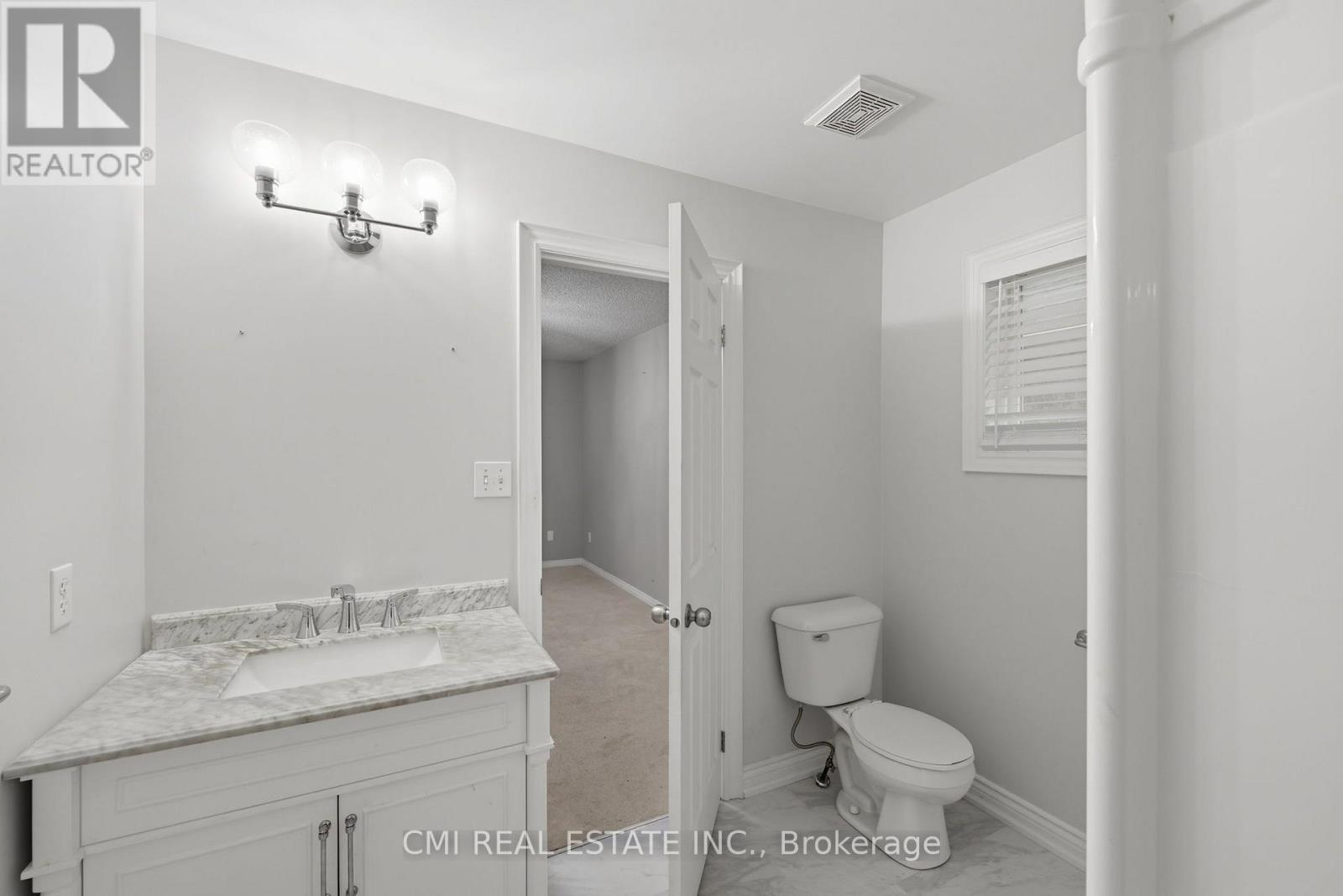 7 - 460 Woodmount Drive Property Photo 30