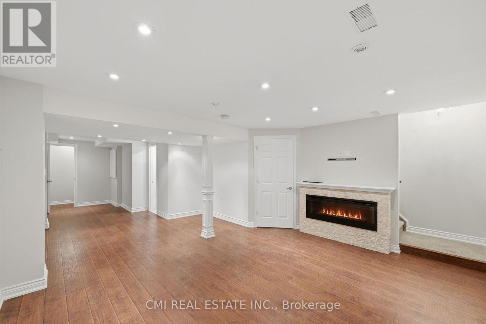 7 - 460 Woodmount Drive Property Photo 33