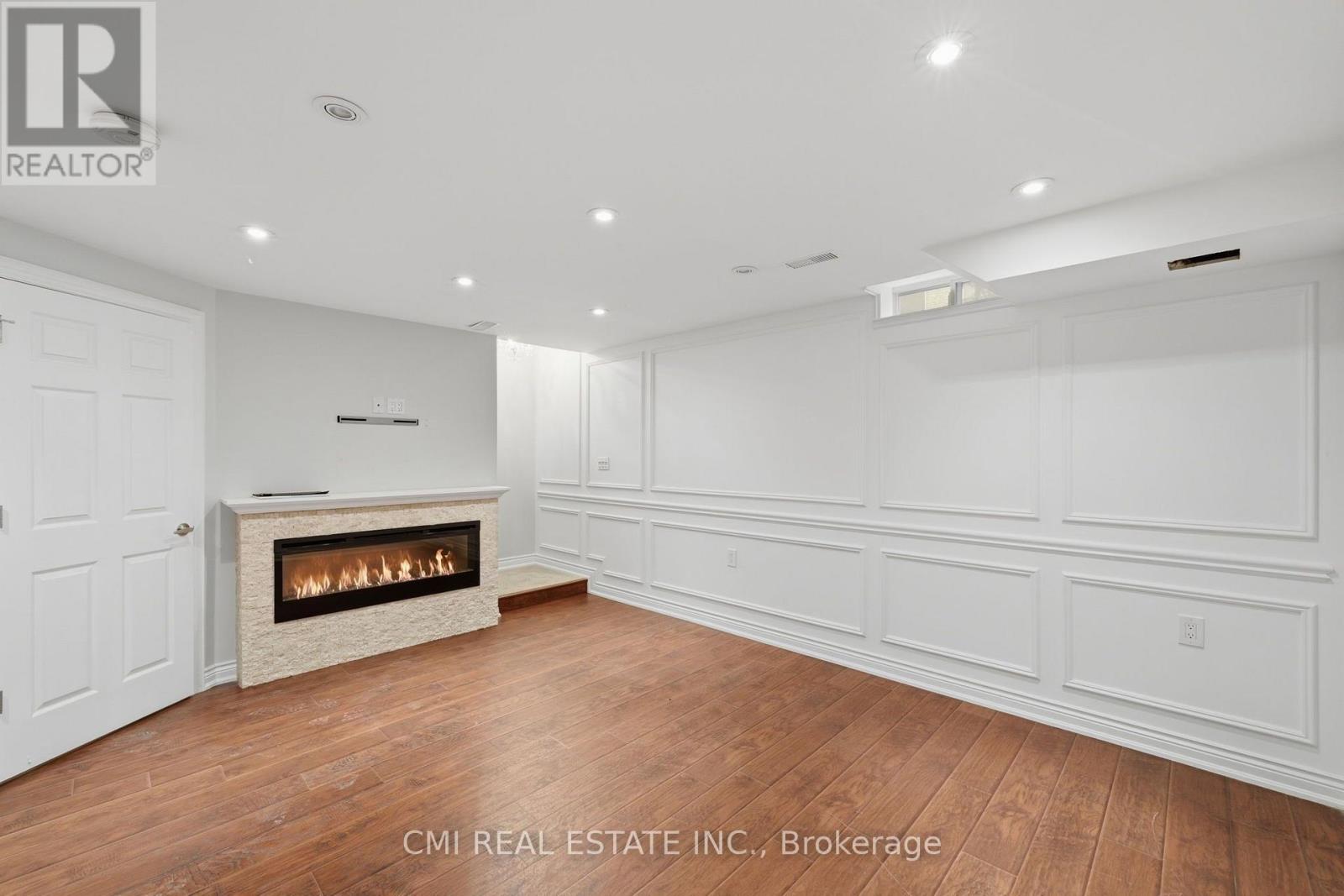 7 - 460 Woodmount Drive Property Photo 34