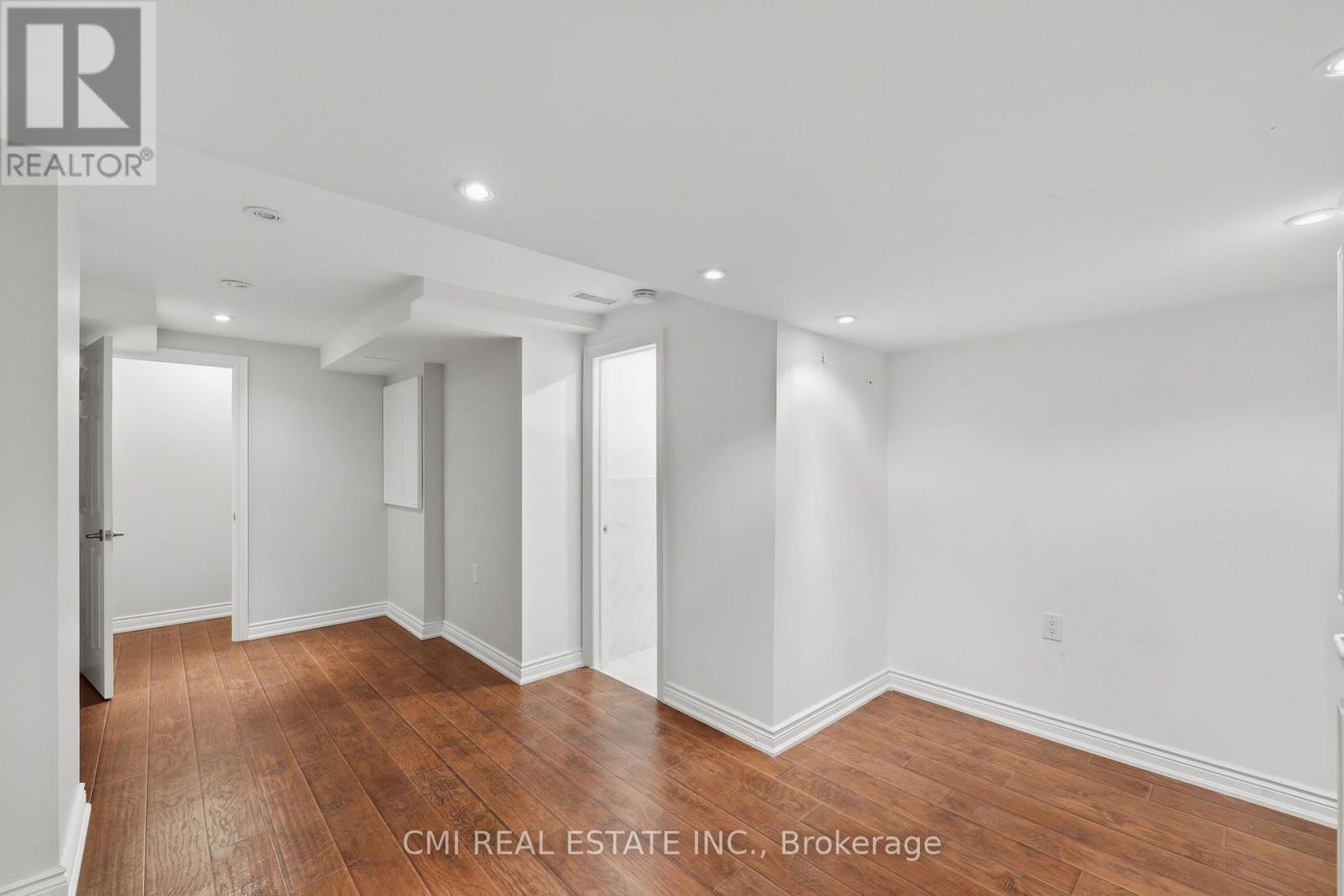 7 - 460 Woodmount Drive Property Photo 36