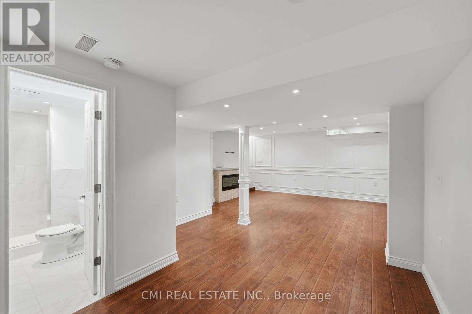 7 - 460 Woodmount Drive Property Photo 37