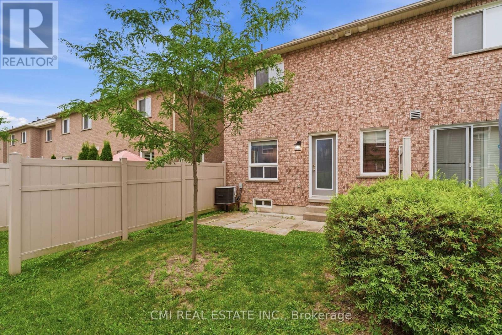 7 - 460 Woodmount Drive Property Photo 42