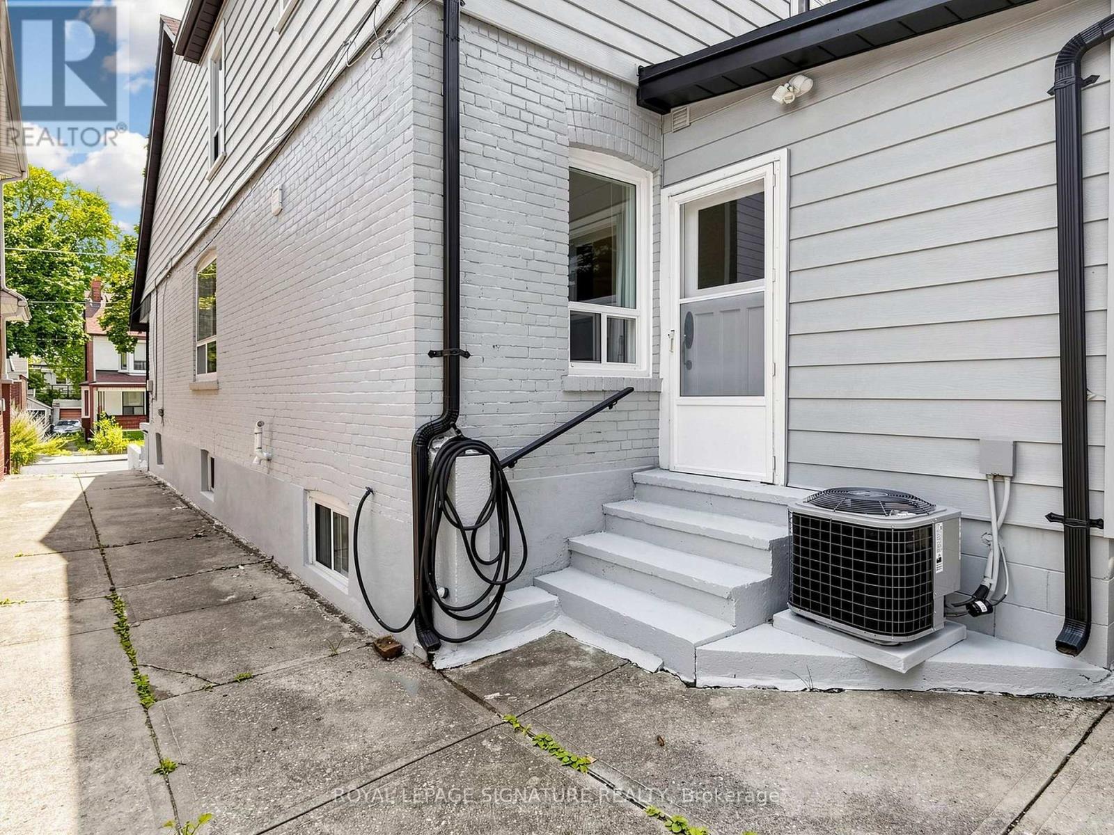 8 Harris Avenue Property Photo 40