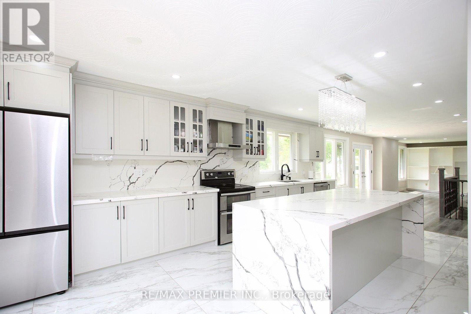 4430 Liberty Street N Property Photo 8