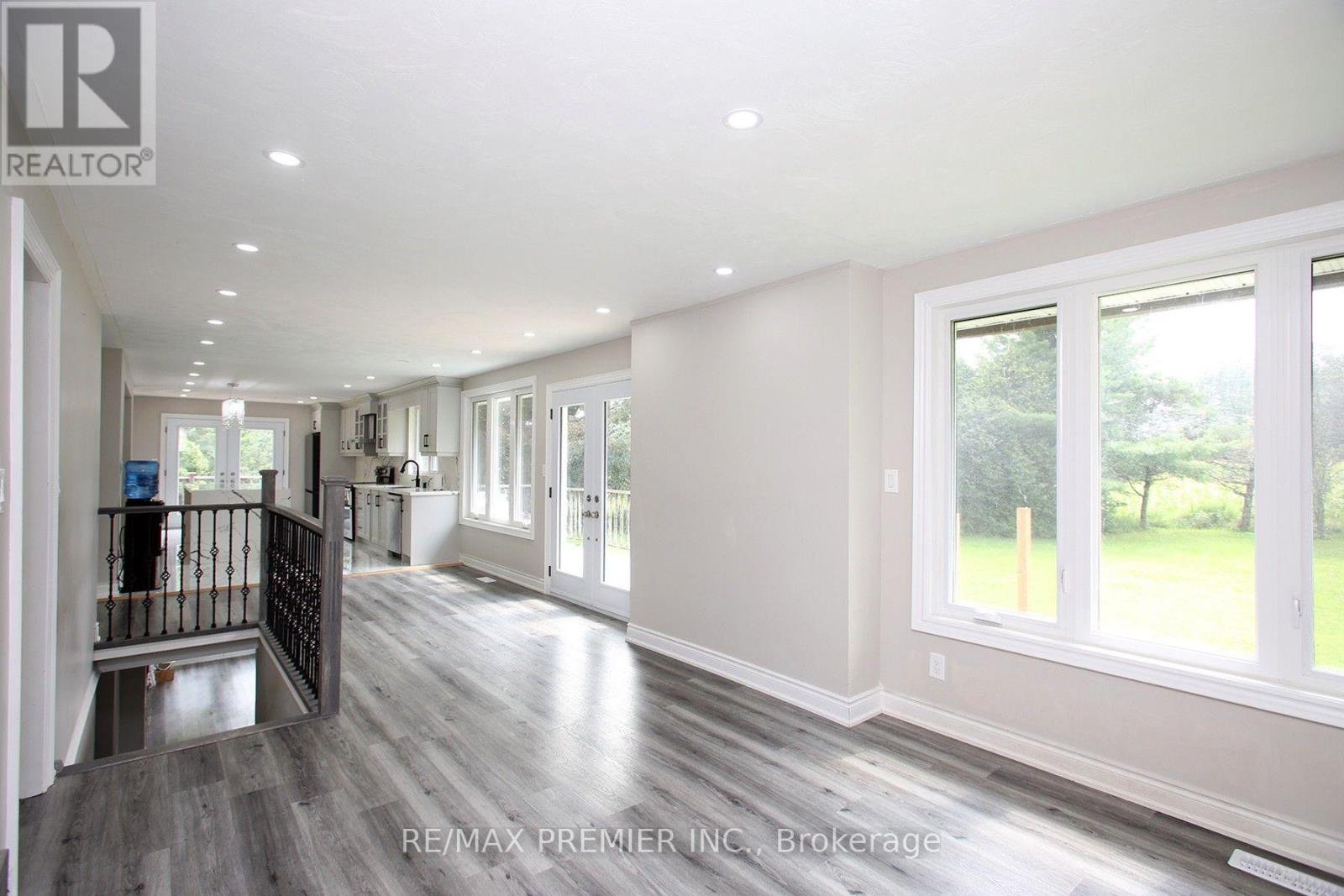 4430 Liberty Street N Property Photo 11
