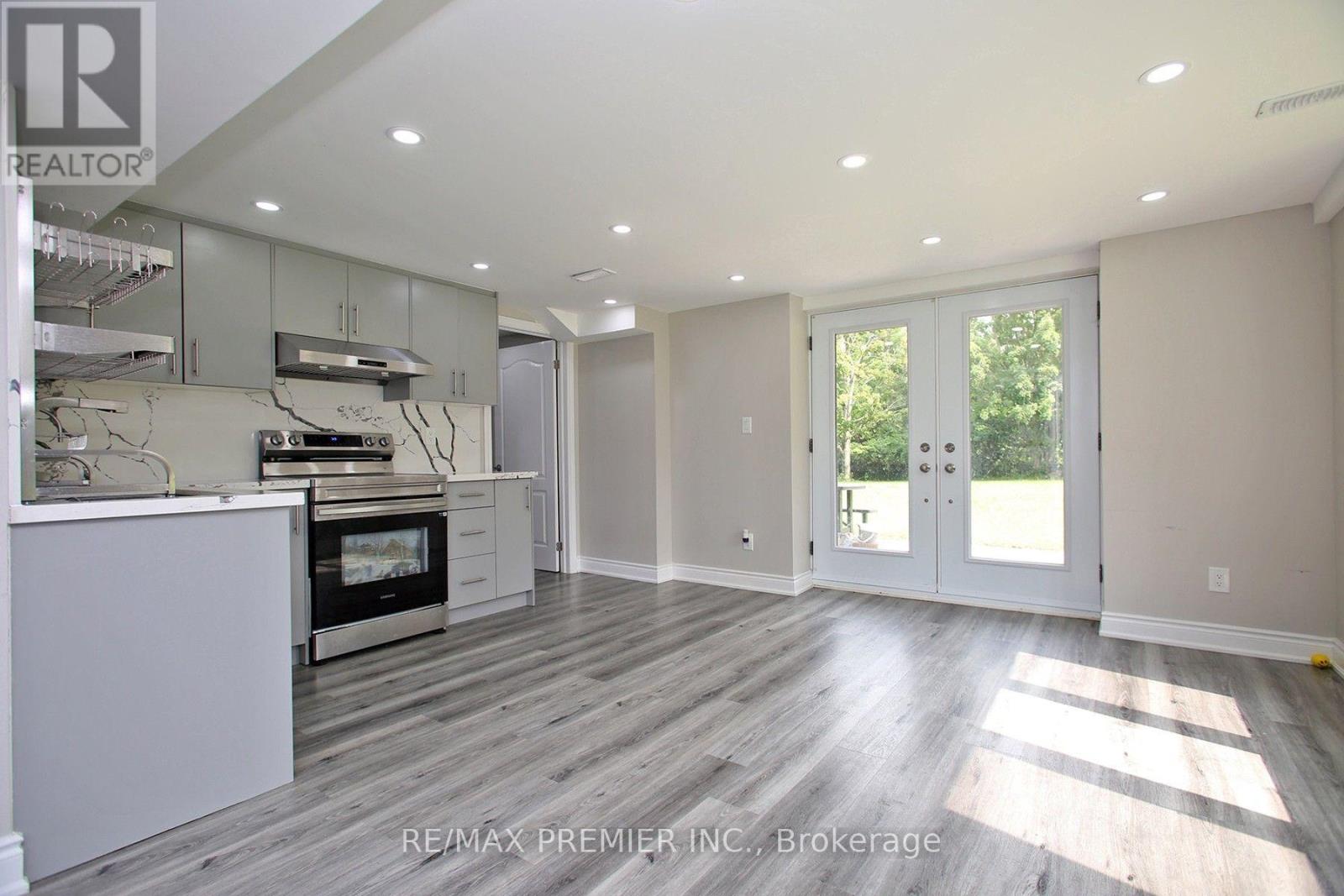 4430 Liberty Street N Property Photo 20