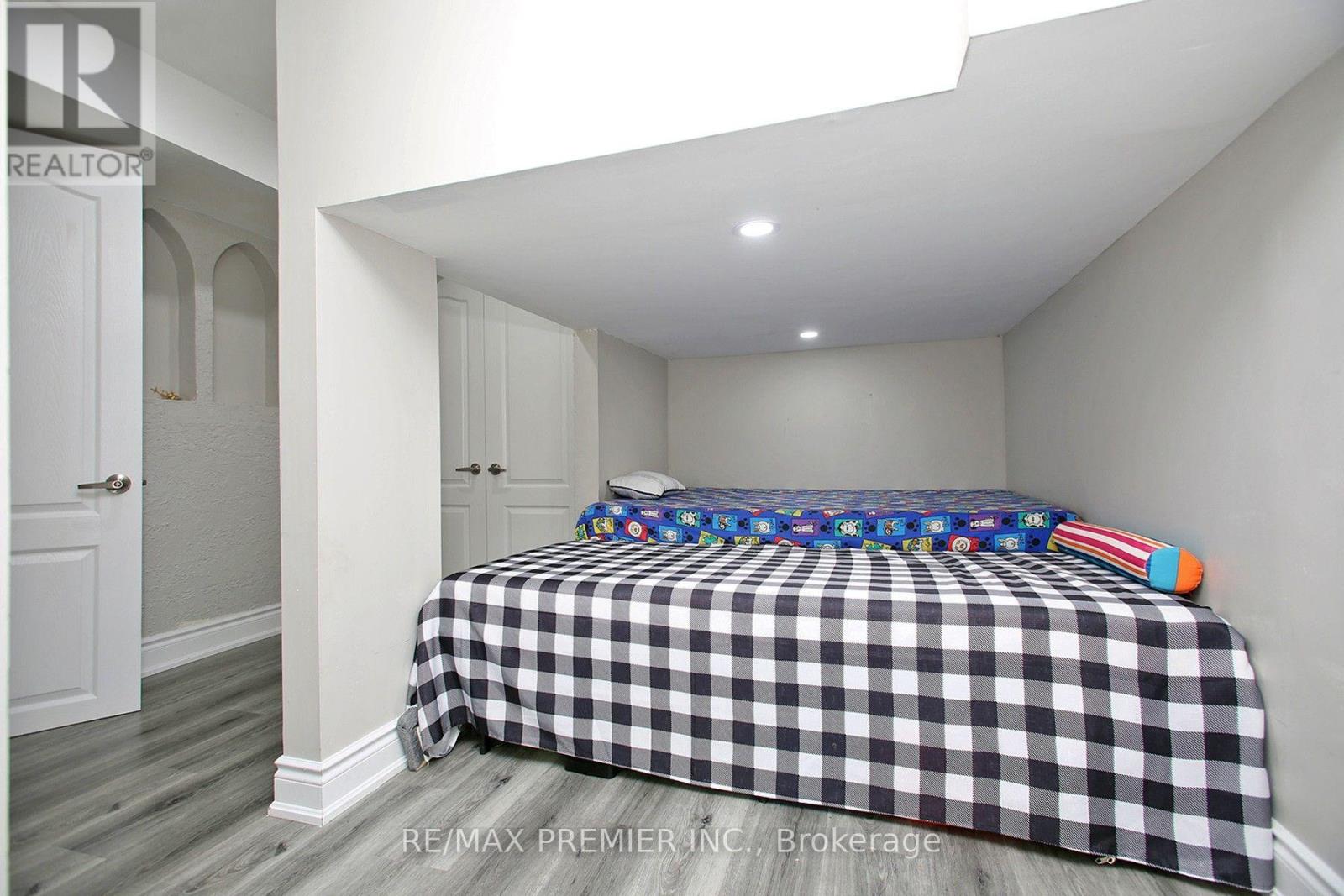 4430 Liberty Street N Property Photo 22