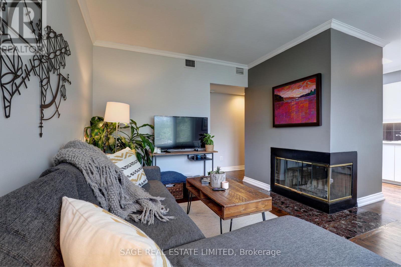 301 - 60 Kippendavie Avenue Property Photo 7