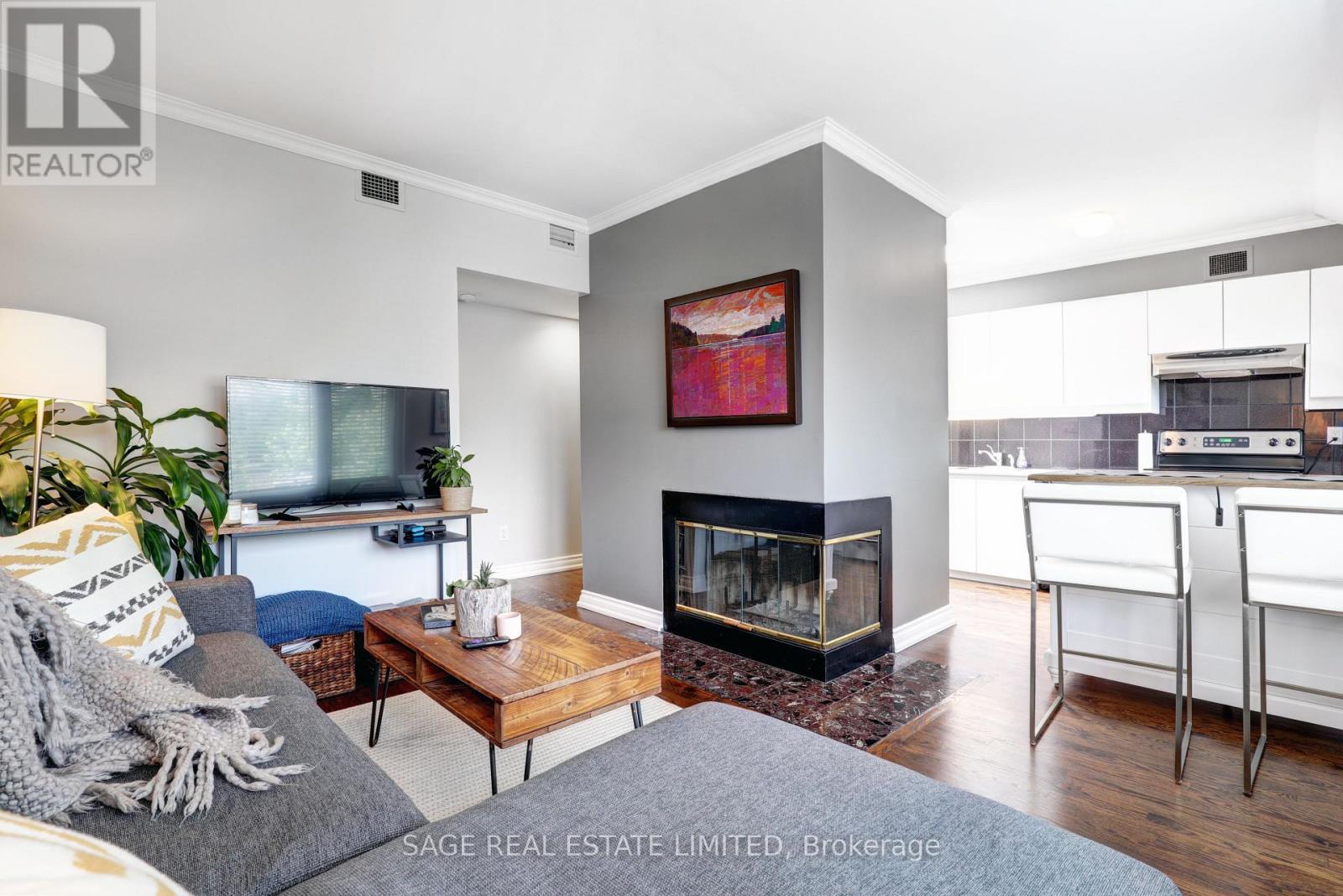 301 - 60 Kippendavie Avenue Property Photo 8