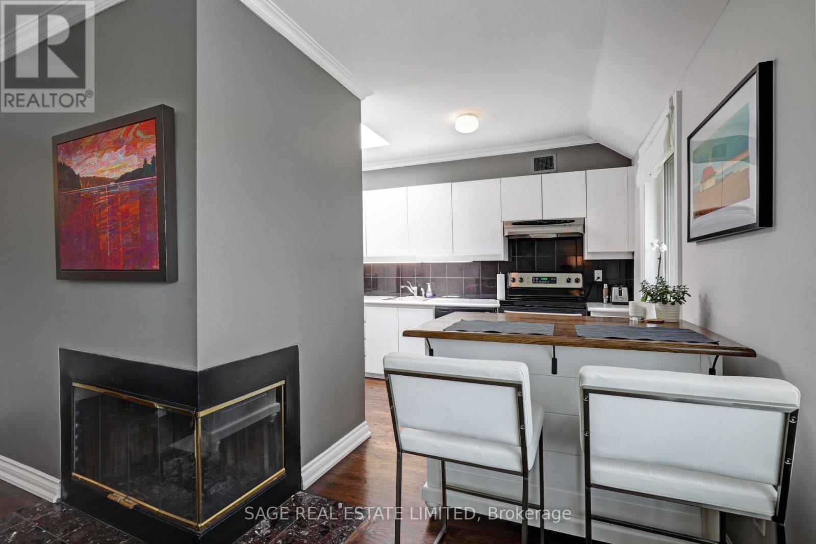 301 - 60 Kippendavie Avenue Property Photo 11