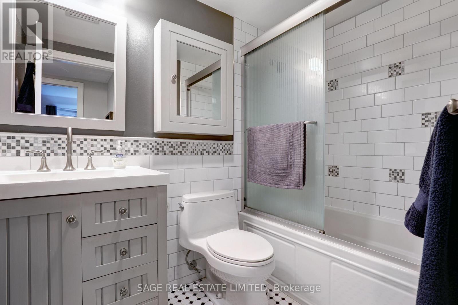 301 - 60 Kippendavie Avenue Property Photo 21