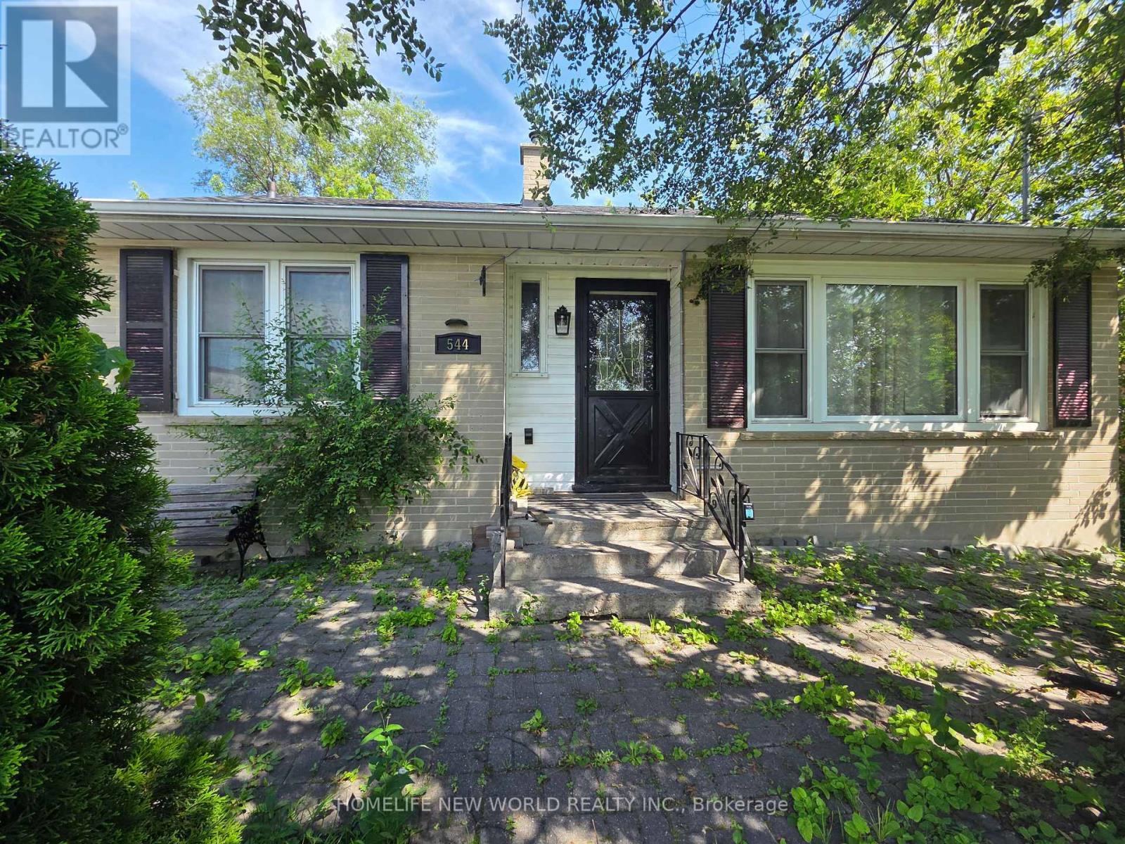 MAIN - 544 MARY STREET E
