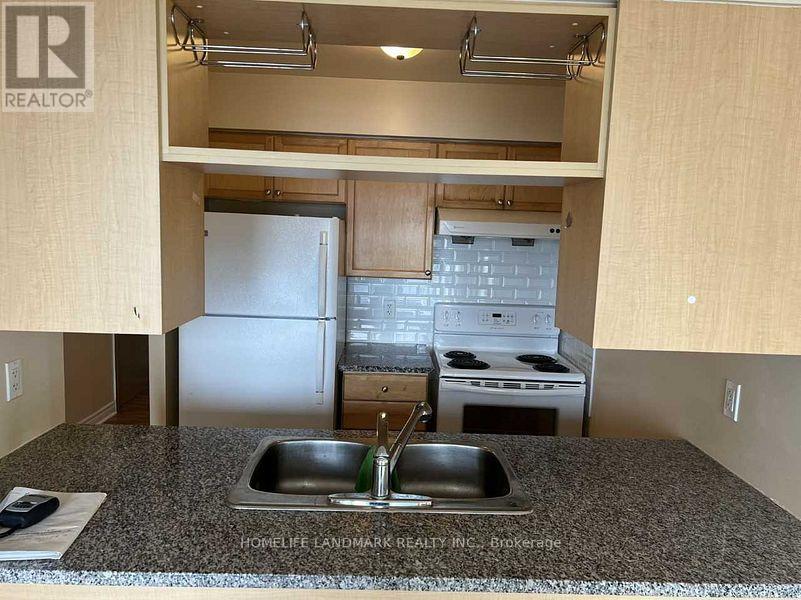 1607 - 70 Town Centre Court Property Photo 6