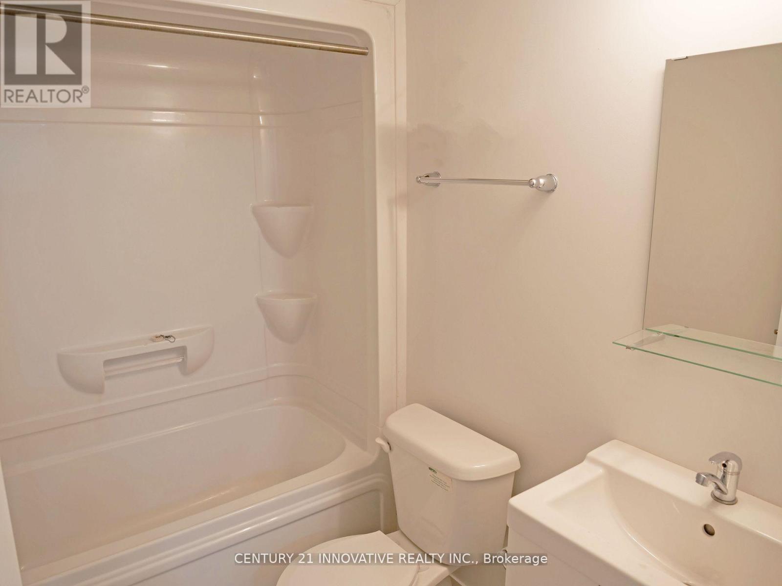 16 - 1720 Simcoe Street Property Photo 7
