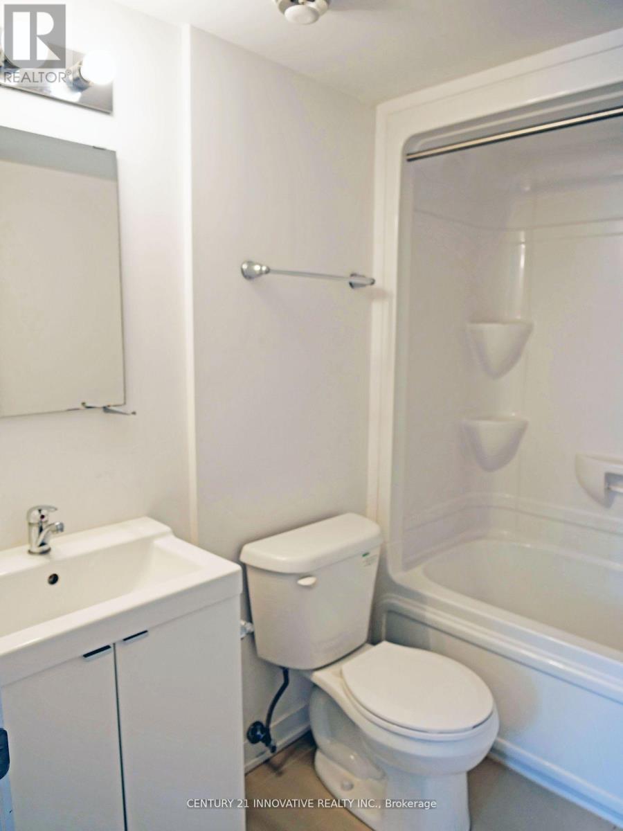 16 - 1720 Simcoe Street Property Photo 10