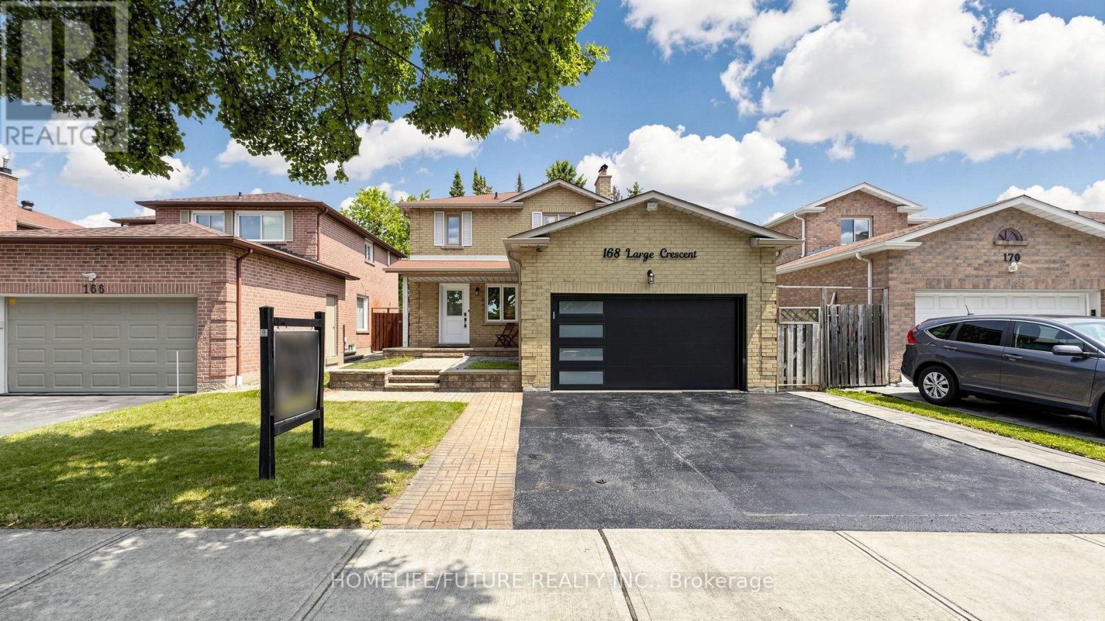 168 Large Crescent Property Photo 1