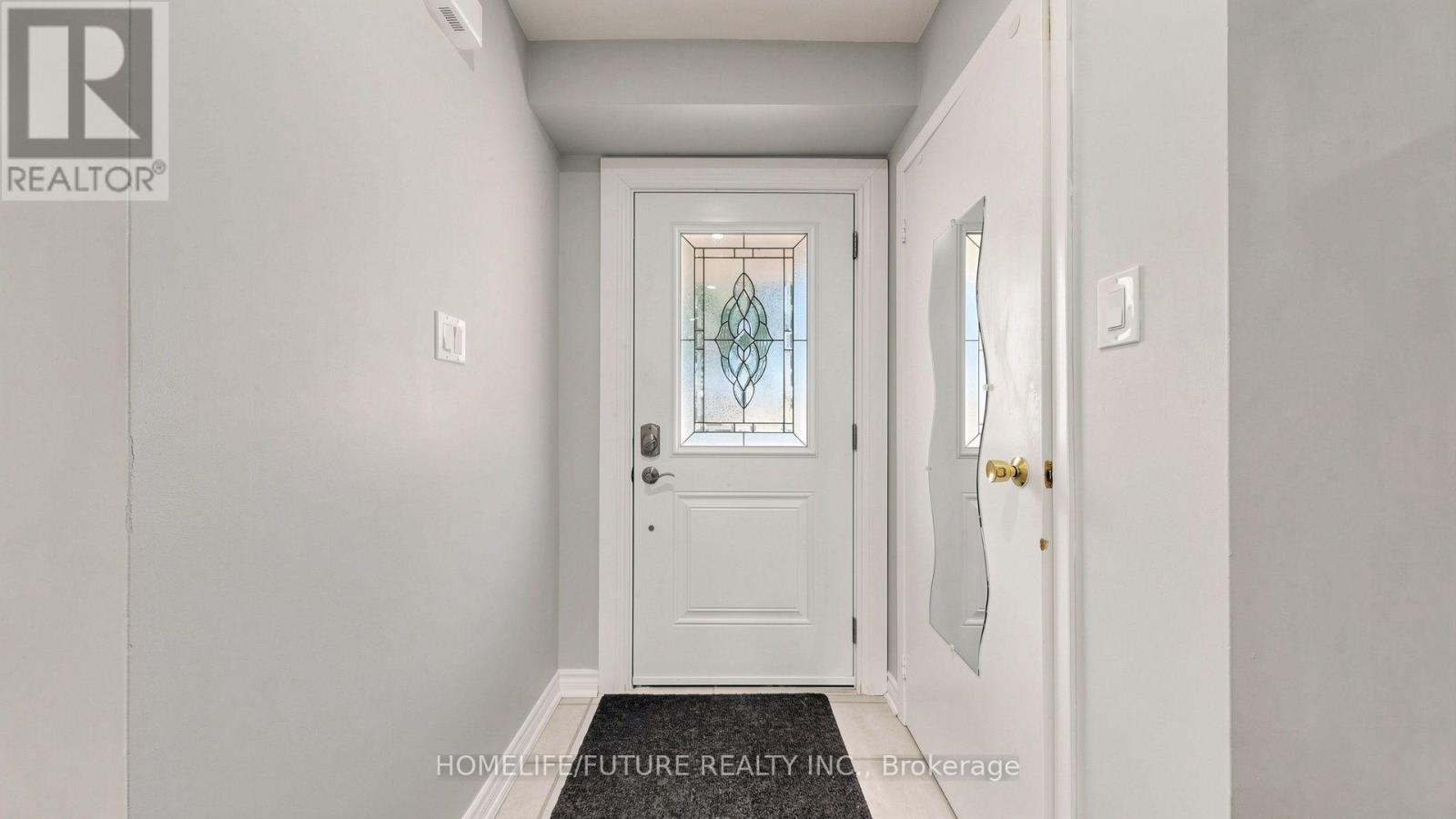 168 Large Crescent Property Photo 5