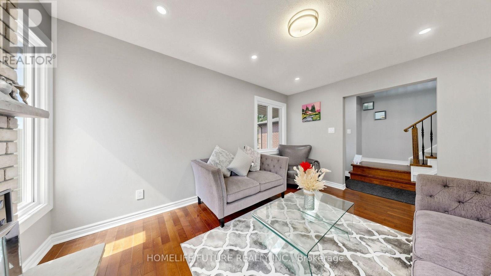 168 Large Crescent Property Photo 15