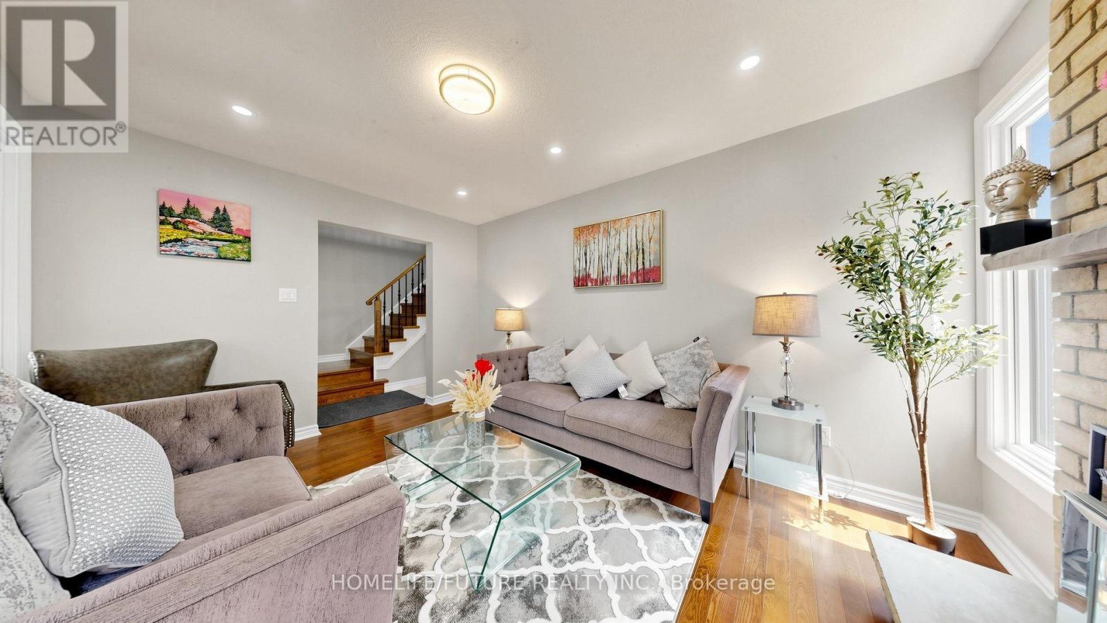 168 Large Crescent Property Photo 16
