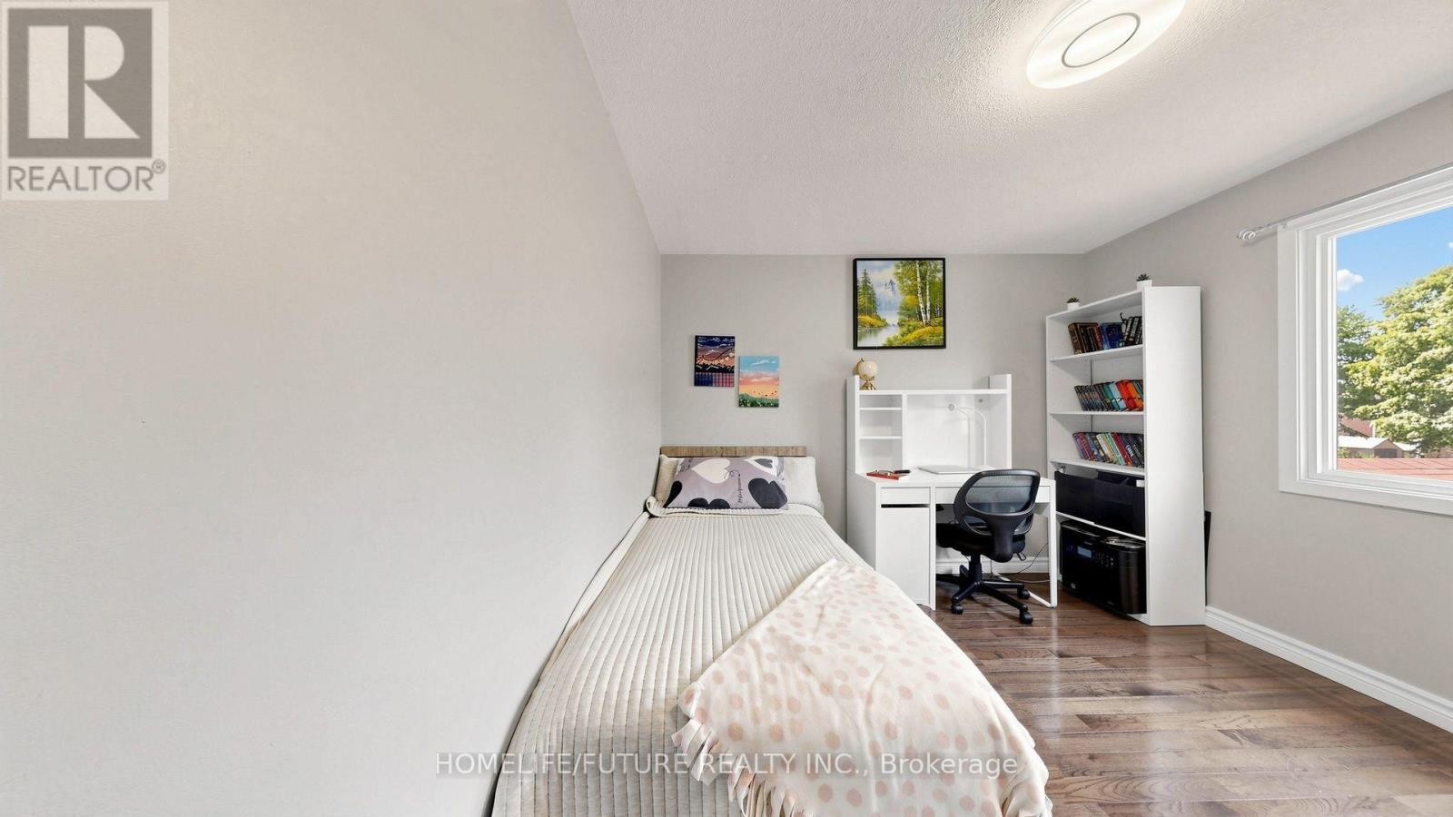 168 Large Crescent Property Photo 25
