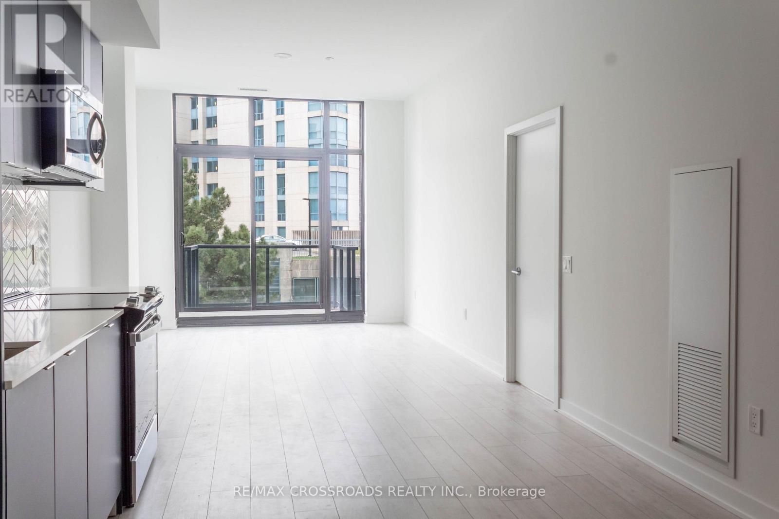 205 - 1606 Charles Street Property Photo 6
