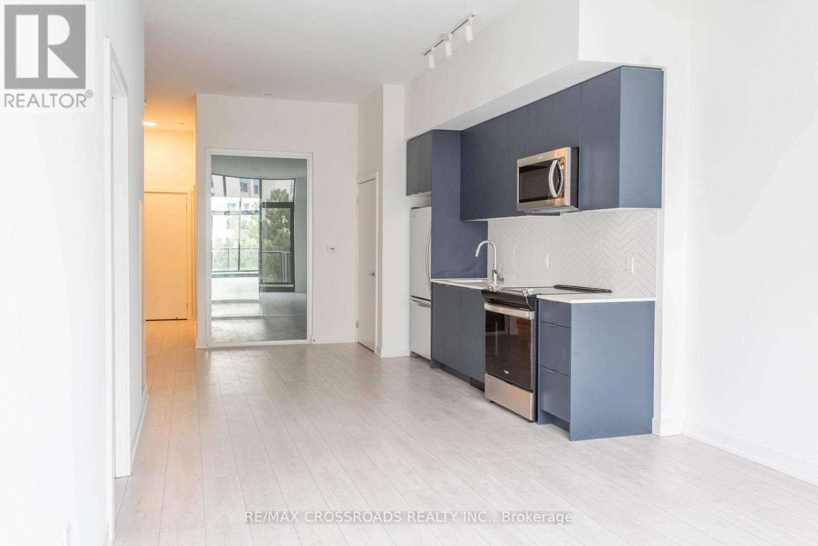 205 - 1606 Charles Street Property Photo 9