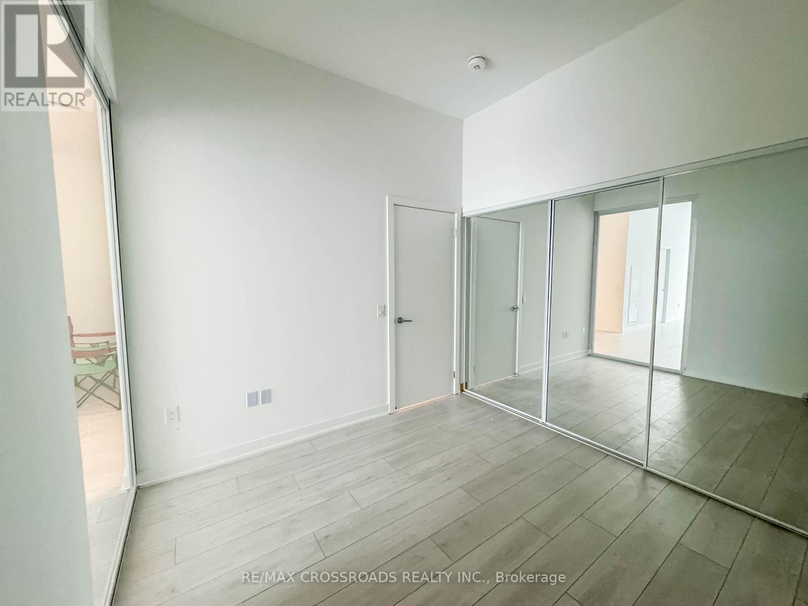 205 - 1606 Charles Street Property Photo 10