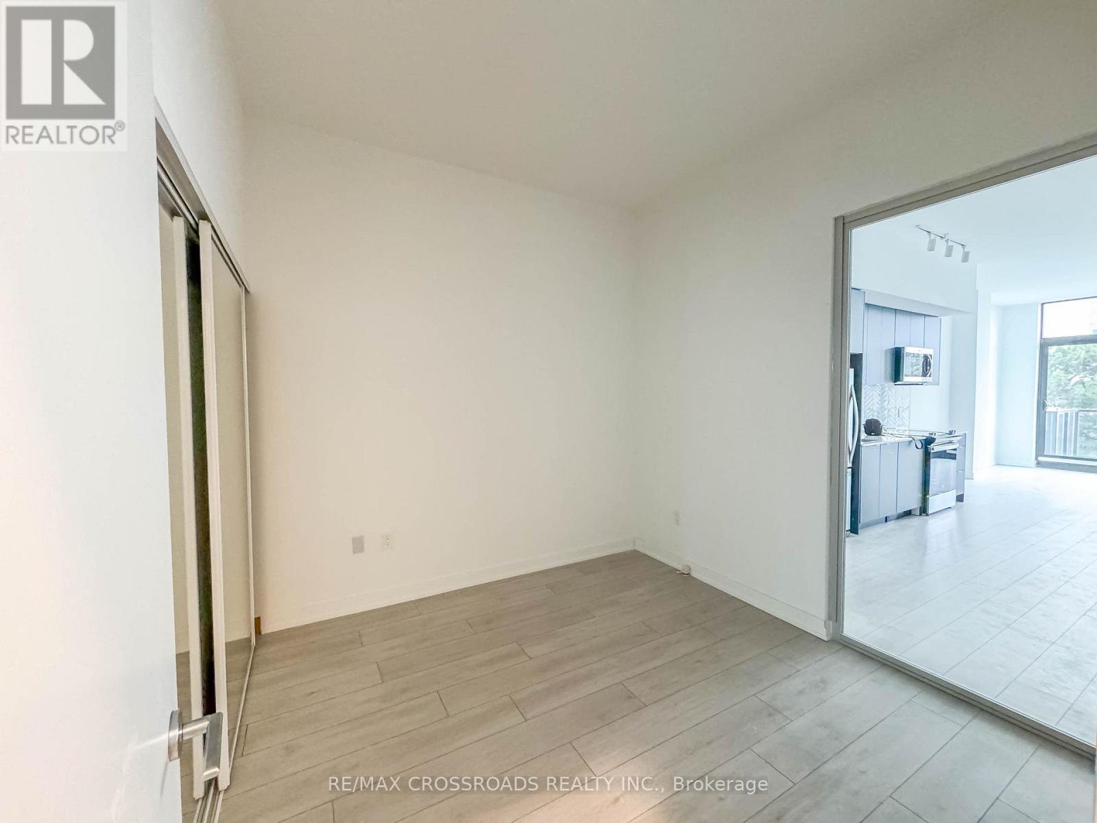 205 - 1606 Charles Street Property Photo 11
