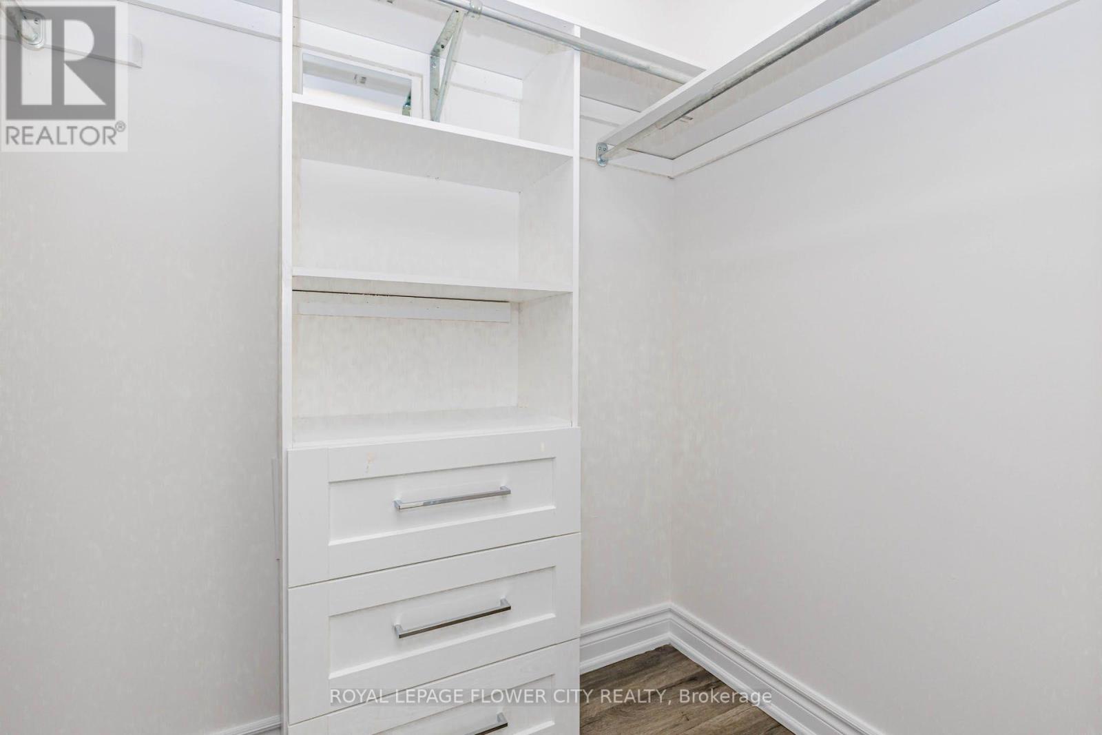 1530 Somergrove Crescent Property Photo 23